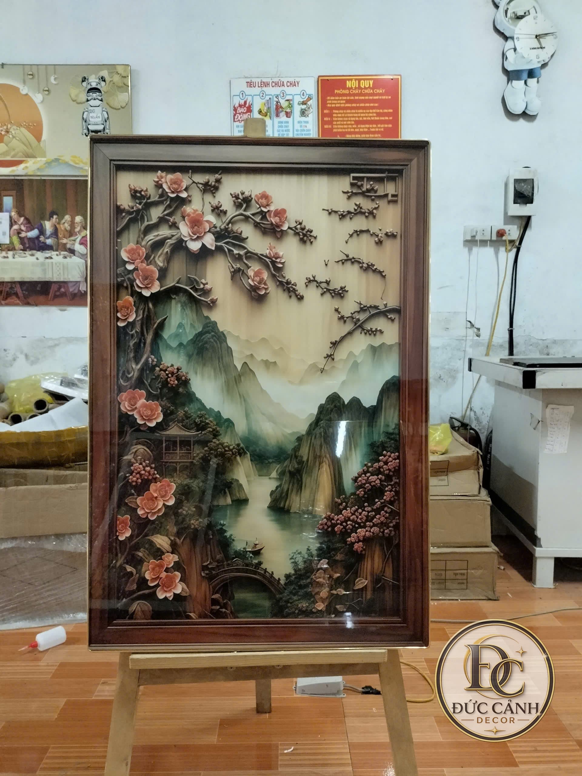 Tranh Tráng Gương Ceramic Sơn Thủy Hoa Đào 3D – Phong Cảnh Hữu Tình Cao Cấp Khung Composite
