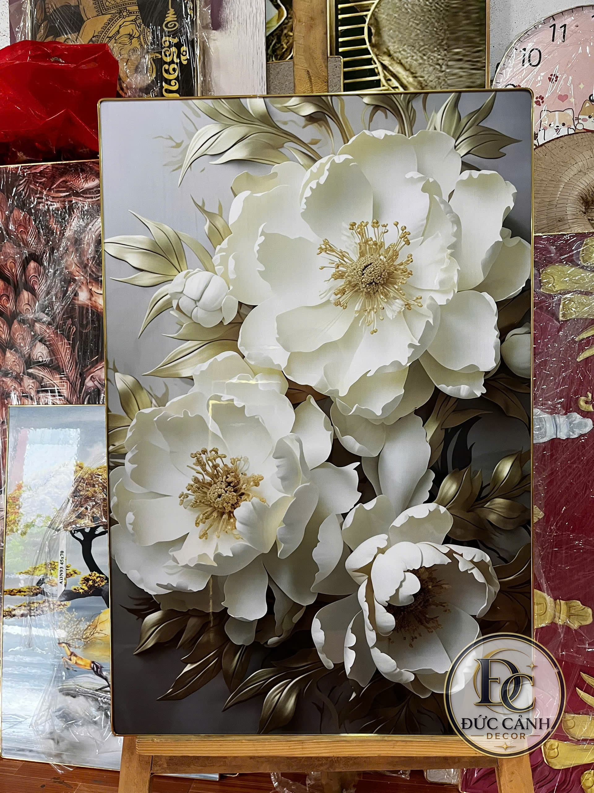 Tranh Tráng Gương Ceramic Hoa Mẫu Đơn Trắng Sang Trọng – Biểu Tượng Phú Quý Và Bình An