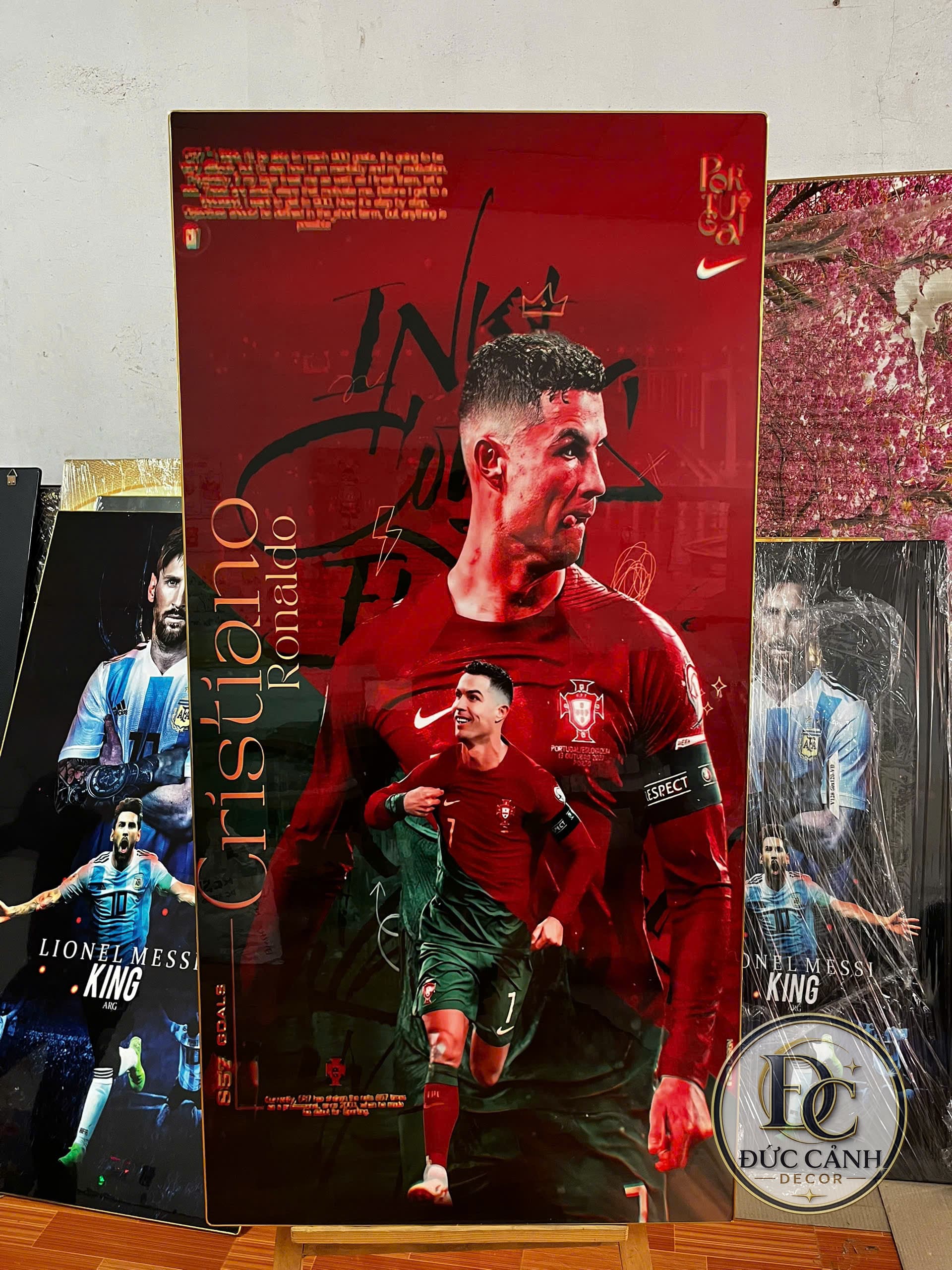 Tranh Tráng Gương Cristiano Ronaldo CR7 – Huyền Thoại Bóng Đá Bồ Đào Nha Phong Cách Hiện Đại